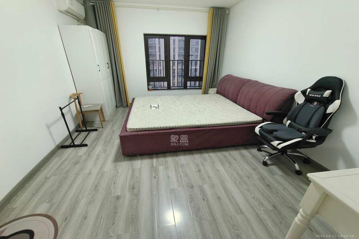 时代倾城五期  4室2厅2卫   2200.00元/月室内图