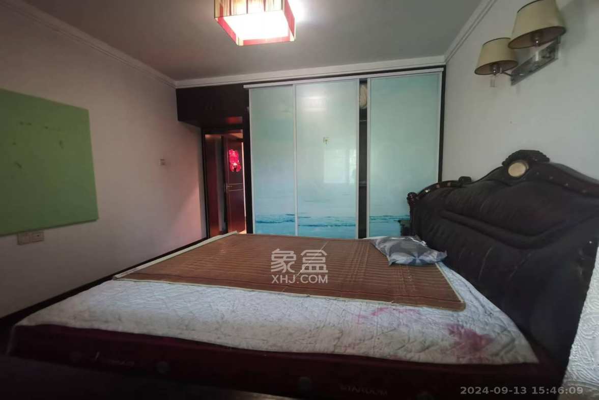 长橡宿舍  4室2厅1卫   1900.00元/月室内图