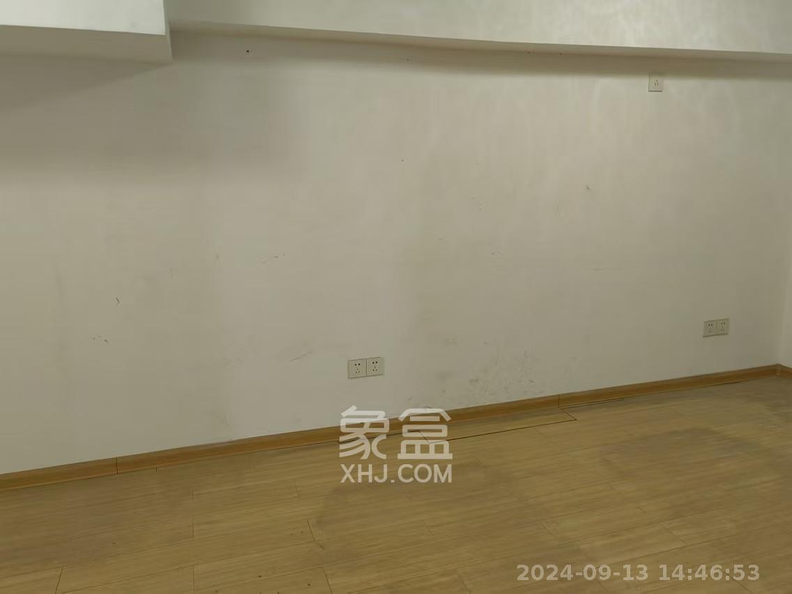 中南汽车世界   22.0㎡      1500.0元/月室内图