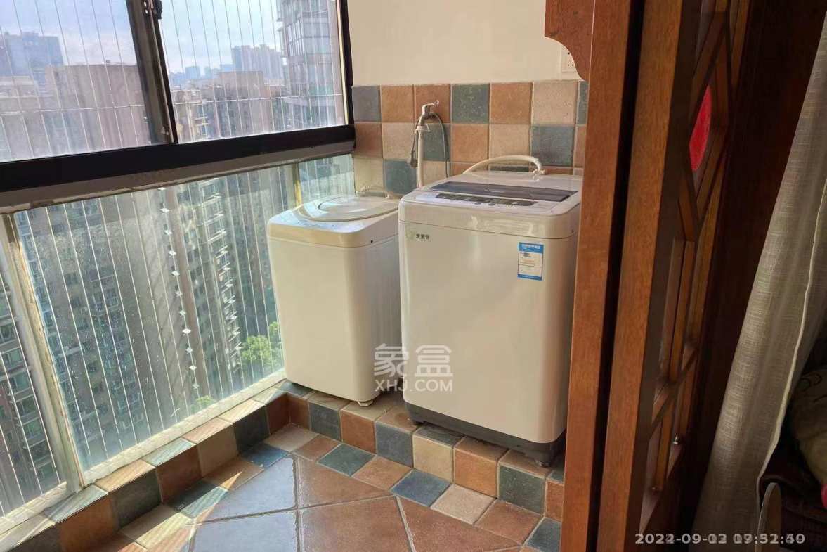 新城新世界一二三期  3室2厅1卫   3900.00元/月室内图