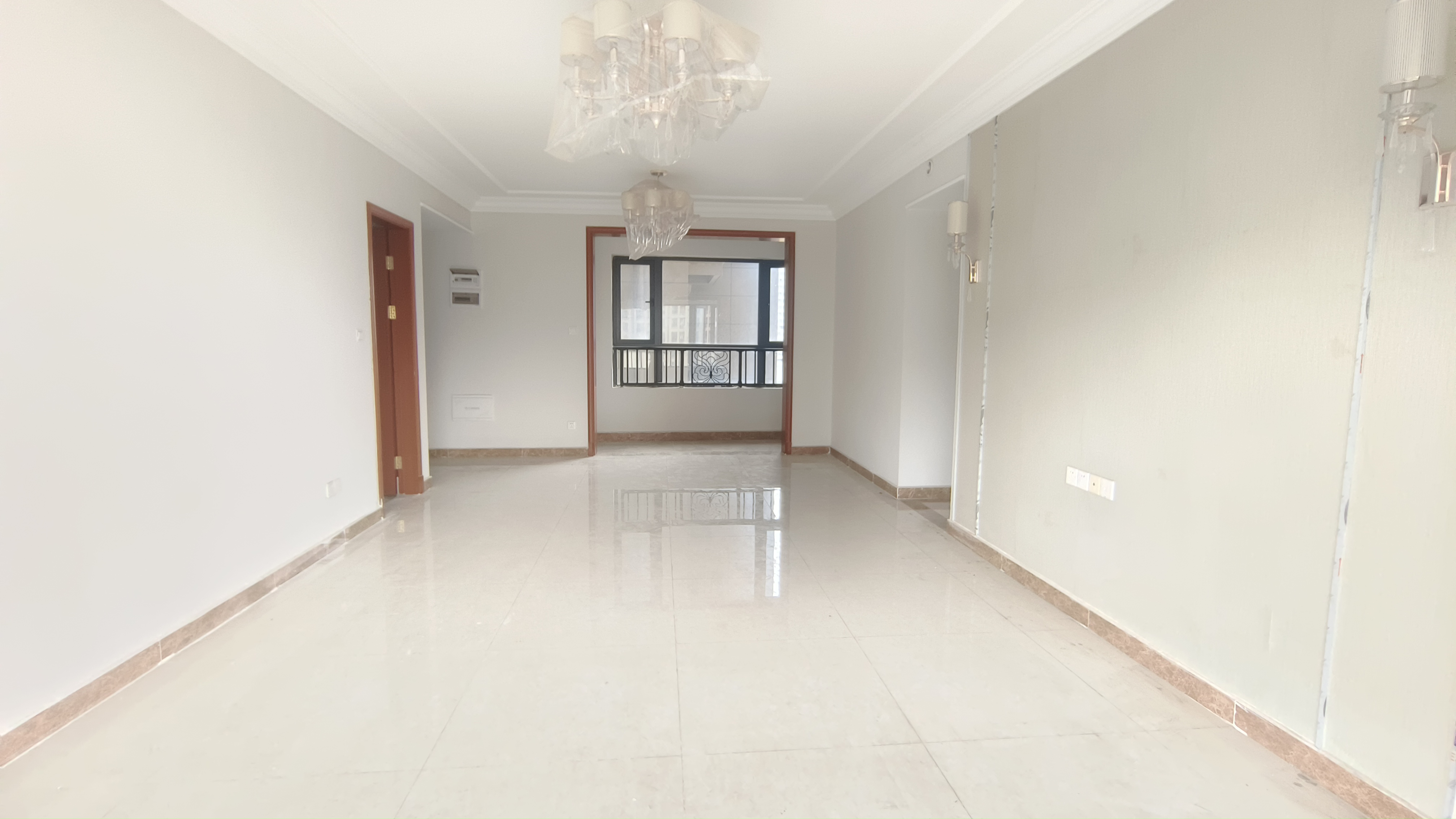 恒大华府  4室2厅2卫    95.0万