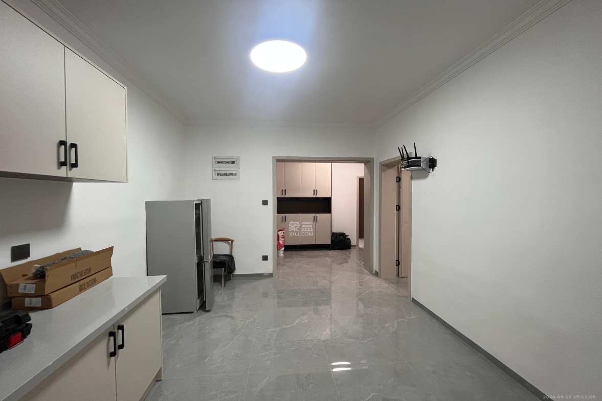 邮电新村  4室1厅2卫   2500.00元/月室内图1