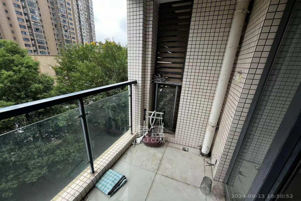 高鑫麓城  2室1厅1卫   2000.00元/月室内图