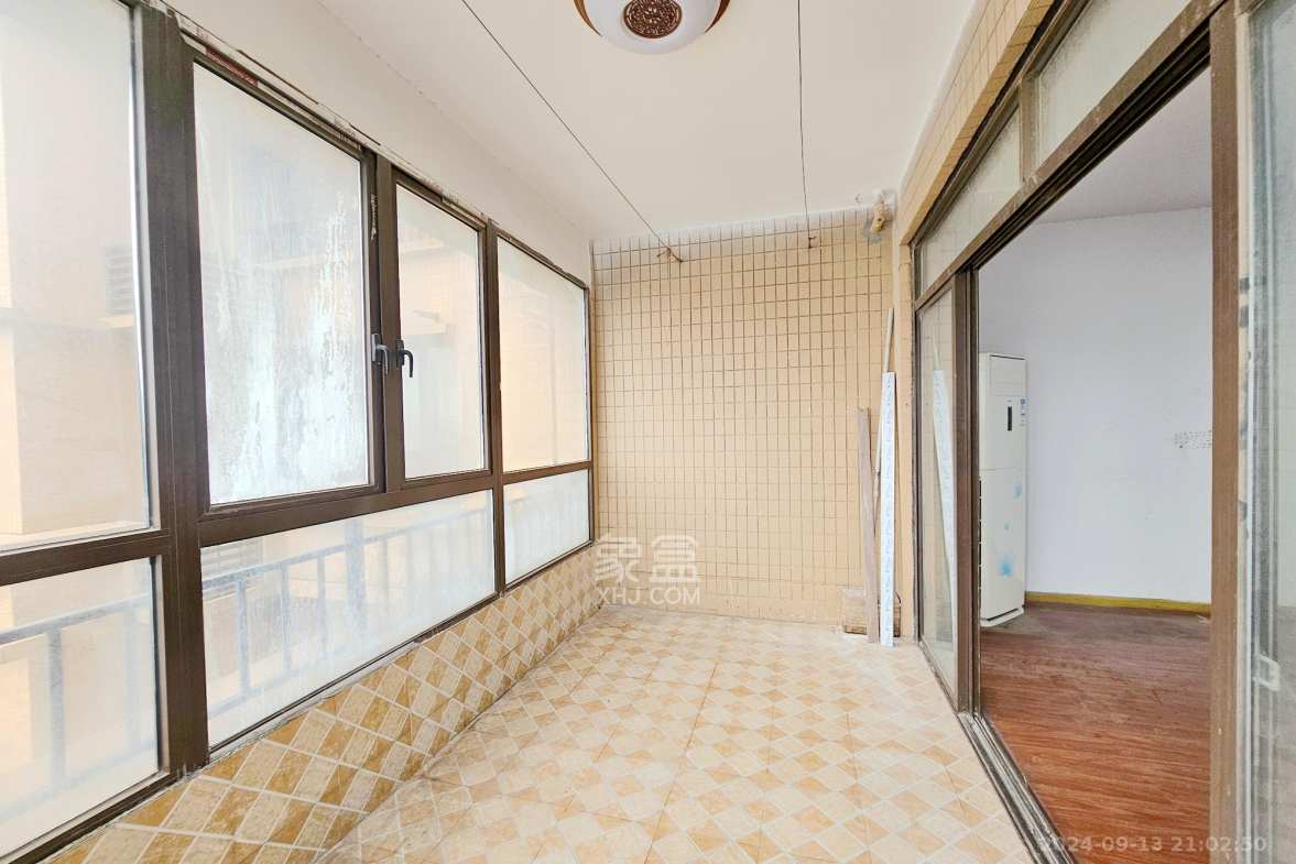 融科檀香山（融科紫檀、香山国际）  4室2厅2卫   3700.00元/月室内图