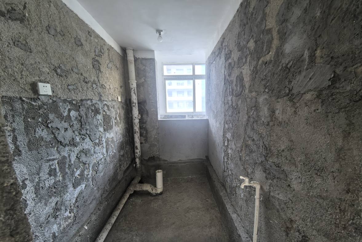 鸿源紫荆酒店(单位房)  3室2厅2卫    56.8万客厅