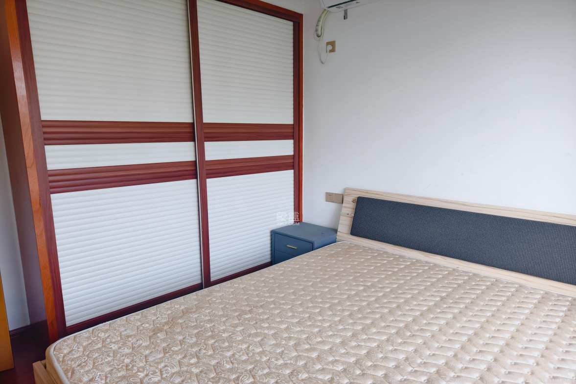 长盛岚庭  2室1厅1卫    2400.0元/月室内图