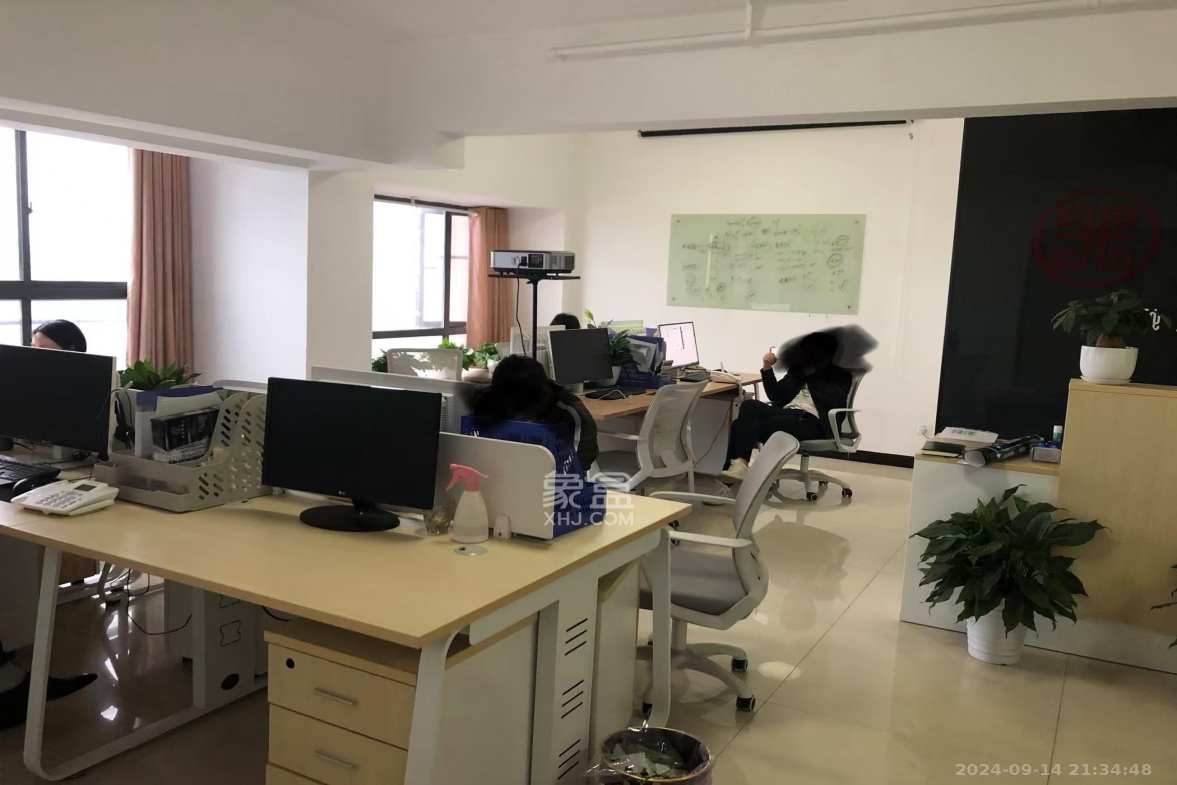 雅阁国际  1室2厅2卫   5000.00元/月室内图