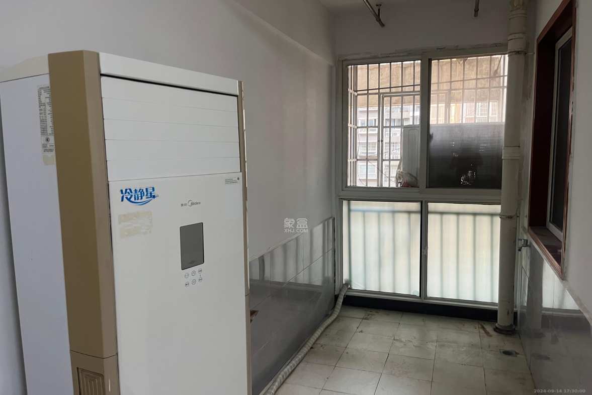 景上鑫苑  1室1厅1卫   1500.00元/月室内图