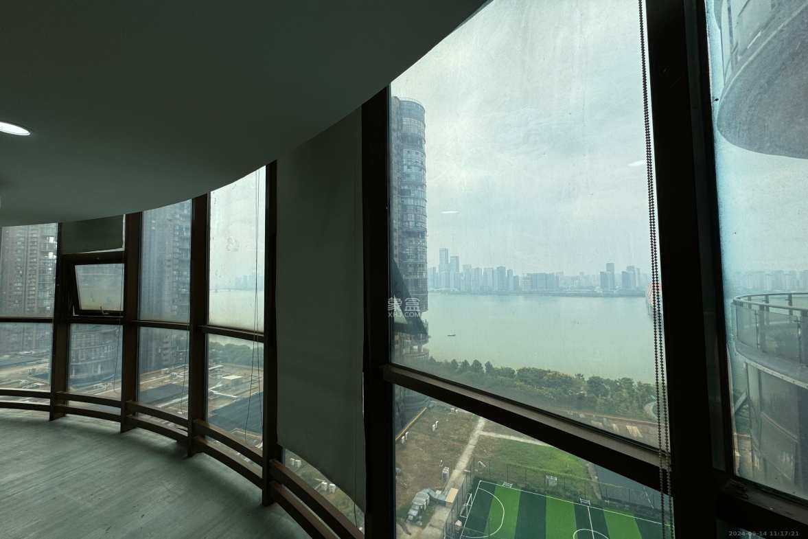 湘江世纪城富湾国际  6室3厅4卫   9000.00元/月室内图