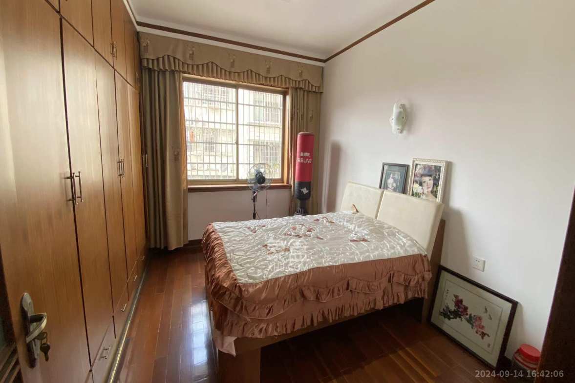 国税二院  4室2厅2卫   85.00万室内图