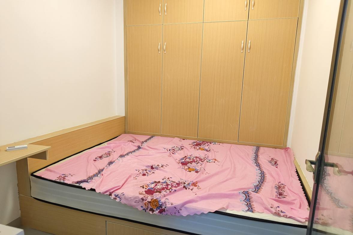 新桥花园  3室1厅1卫   2000.00元/月室内图1