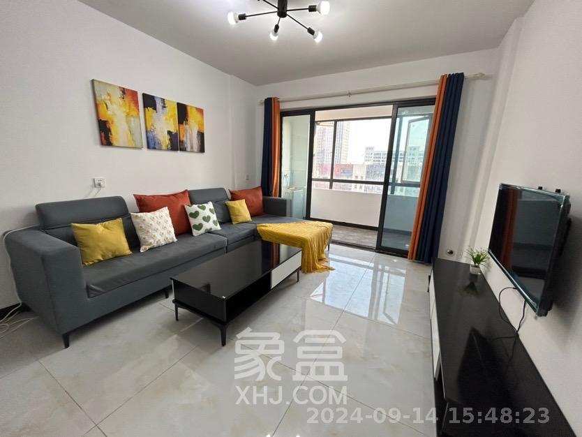 荣盛岳麓峰景  3室2厅2卫    2600.0元/月 荣盛岳麓峰景  3室2厅2卫    2600.0元/月室内图