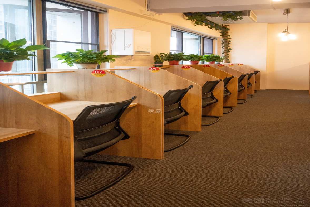 梅溪湖金茂湾  1室1厅1卫    2500.0元/月 梅溪湖金茂湾  1室1厅1卫    2500.0元/月室内图