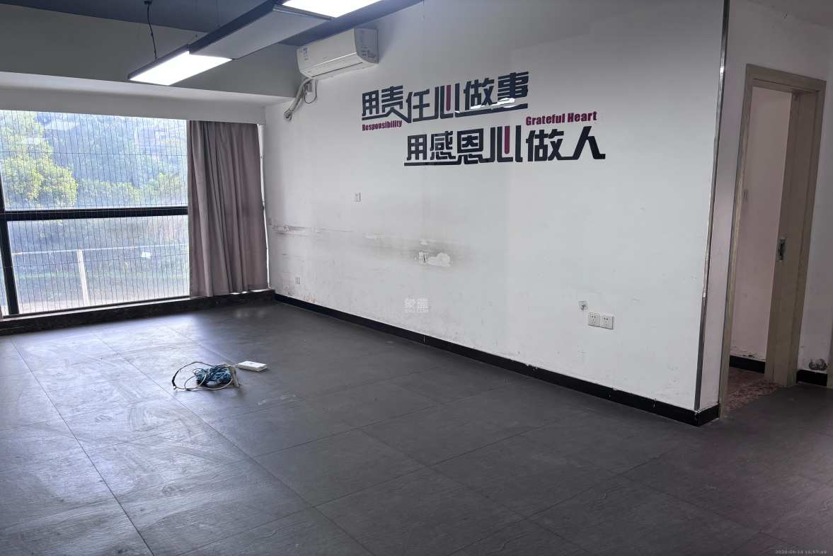 京武浪琴山一、二期  1室0厅1卫   20000.00元/月室内图