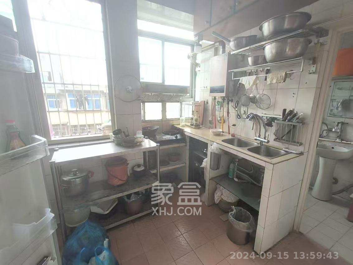 东瓜山一村  2室1厅1卫    1400.0元/月 东瓜山一村  2室1厅1卫    1400.0元/月室内图1