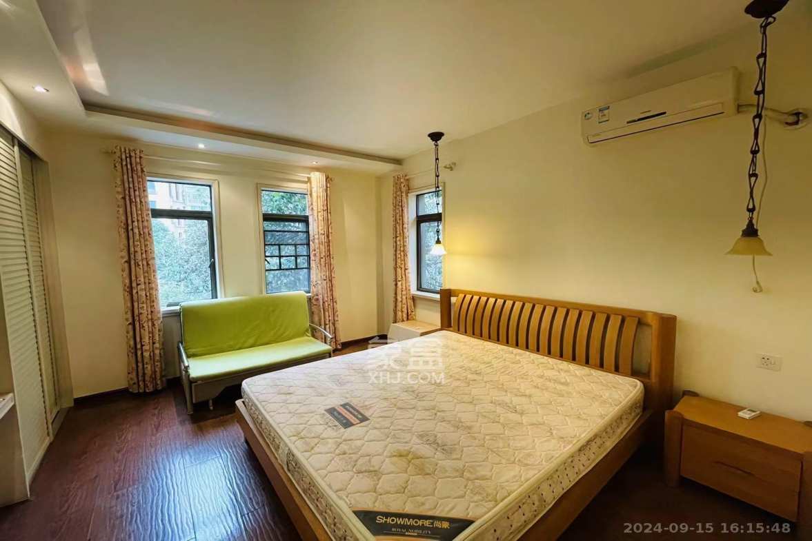 中城丽景香山园  4室2厅2卫   6300.00元/月室内图