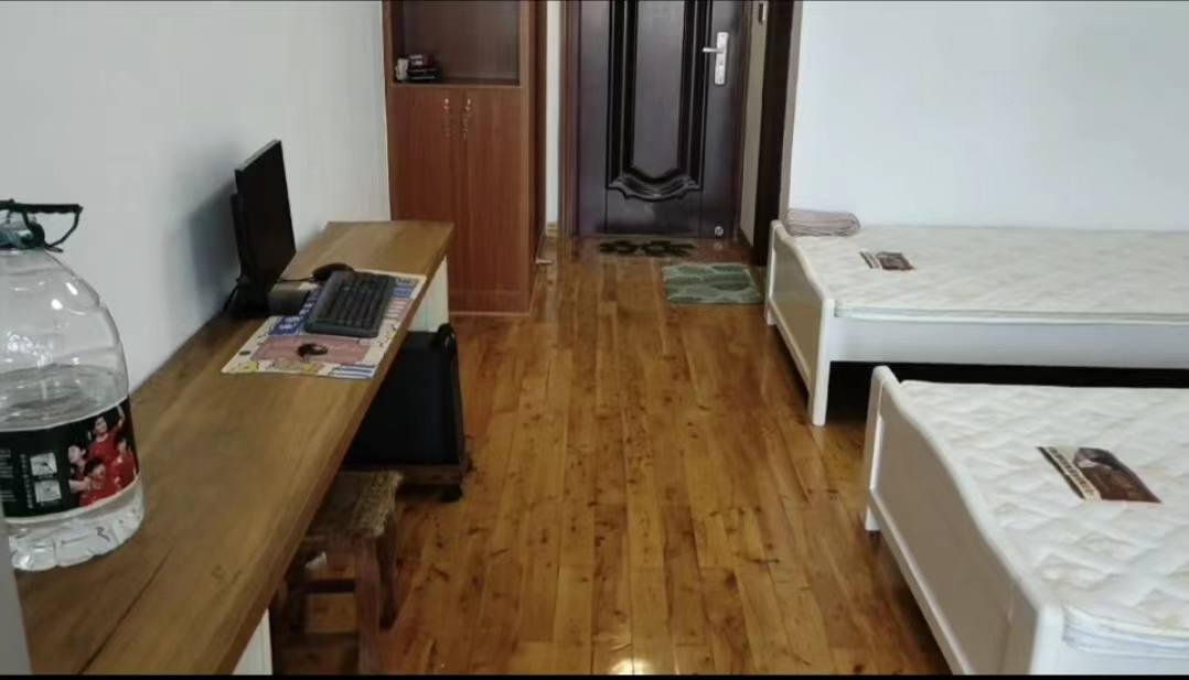 盛世时代广场  1室1厅1卫    1200.0元/月室内图