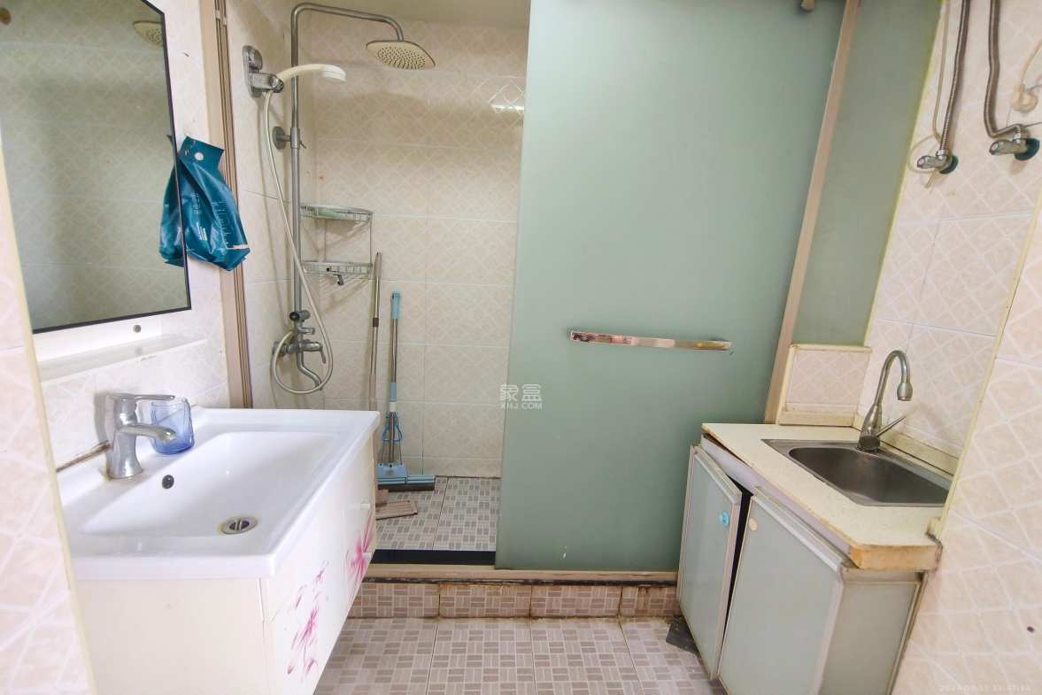 万象凯旋湾  1室1厅1卫   1500.00元/月室内图1