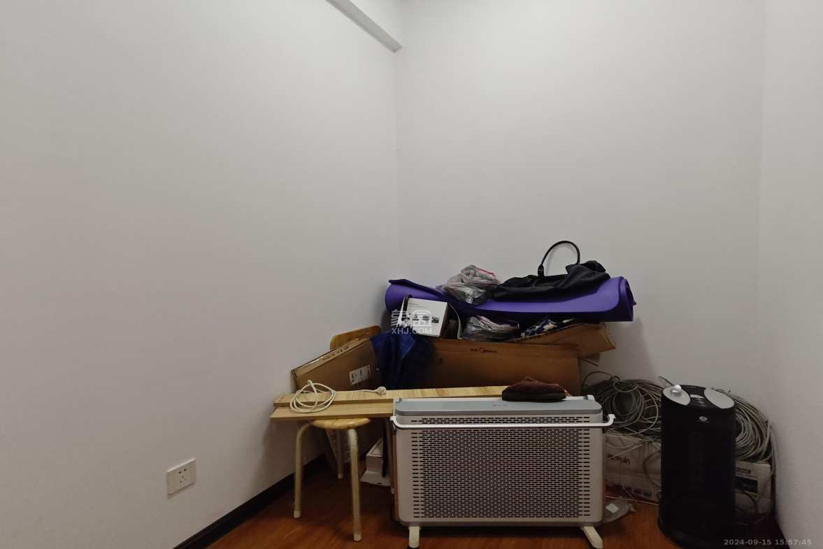 楚天逸品  3室2厅1卫   3200.00元/月室内图