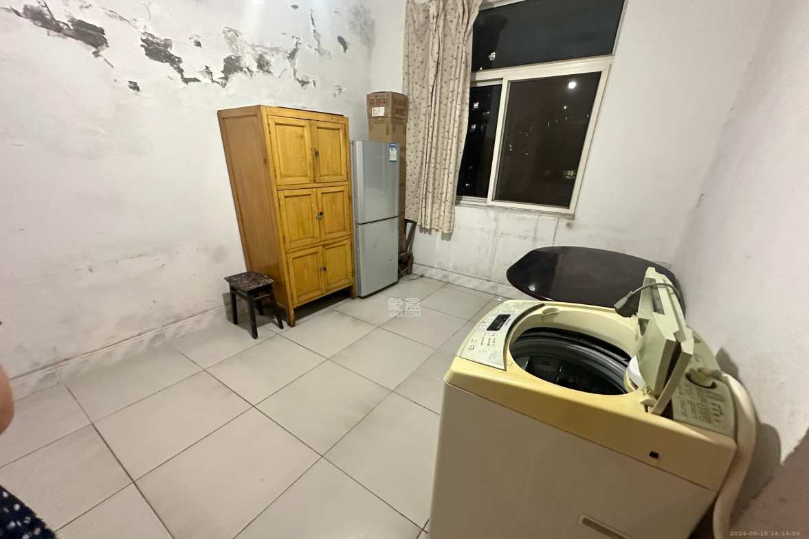 湖南石油化学工业局小区（侯家塘化工厅）  2室1厅1卫   1200.00元/月室内图
