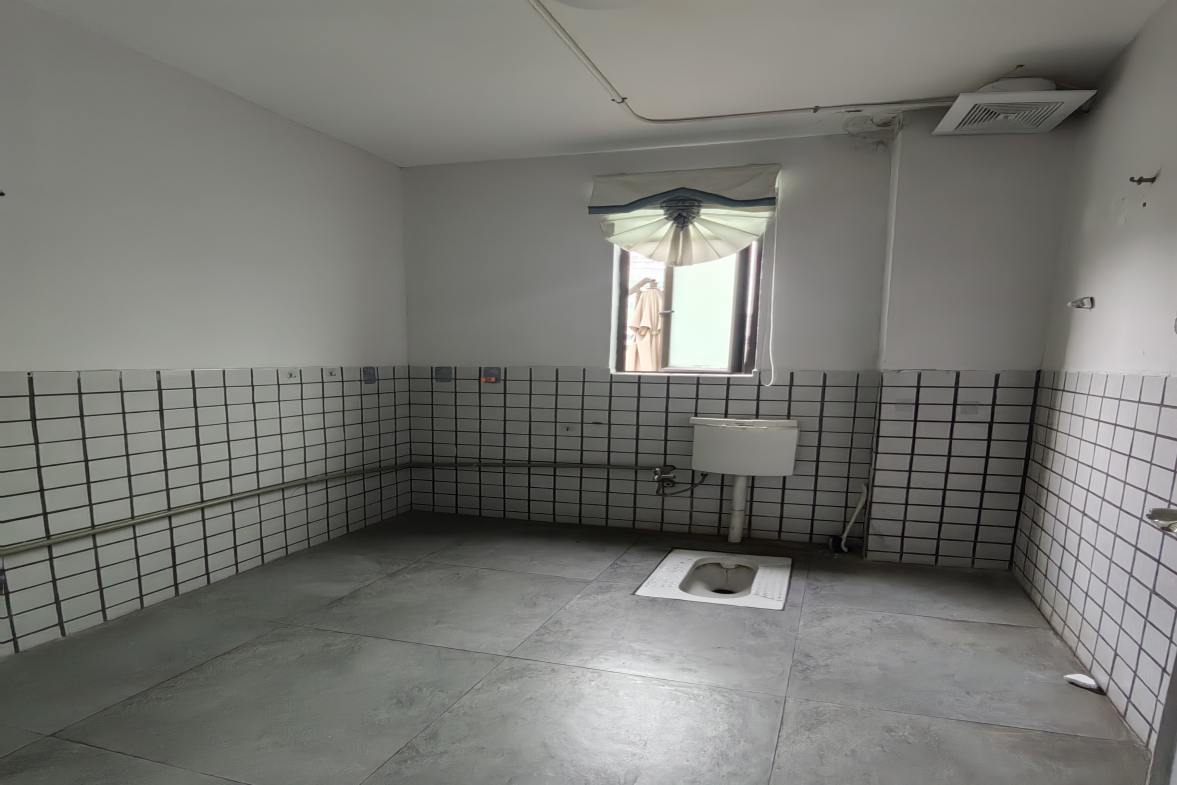 汇景花园  4室2厅1卫   2800.00元/月室内图