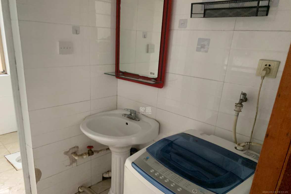 黄鹤小区1片  2室1厅1卫    1600.0元/月室内图