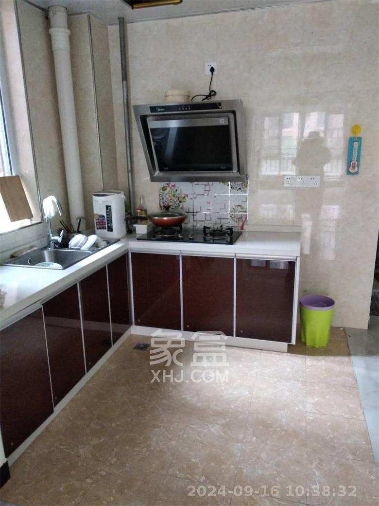 丽发新城  2室2厅1卫   1900.00元/月室内图1