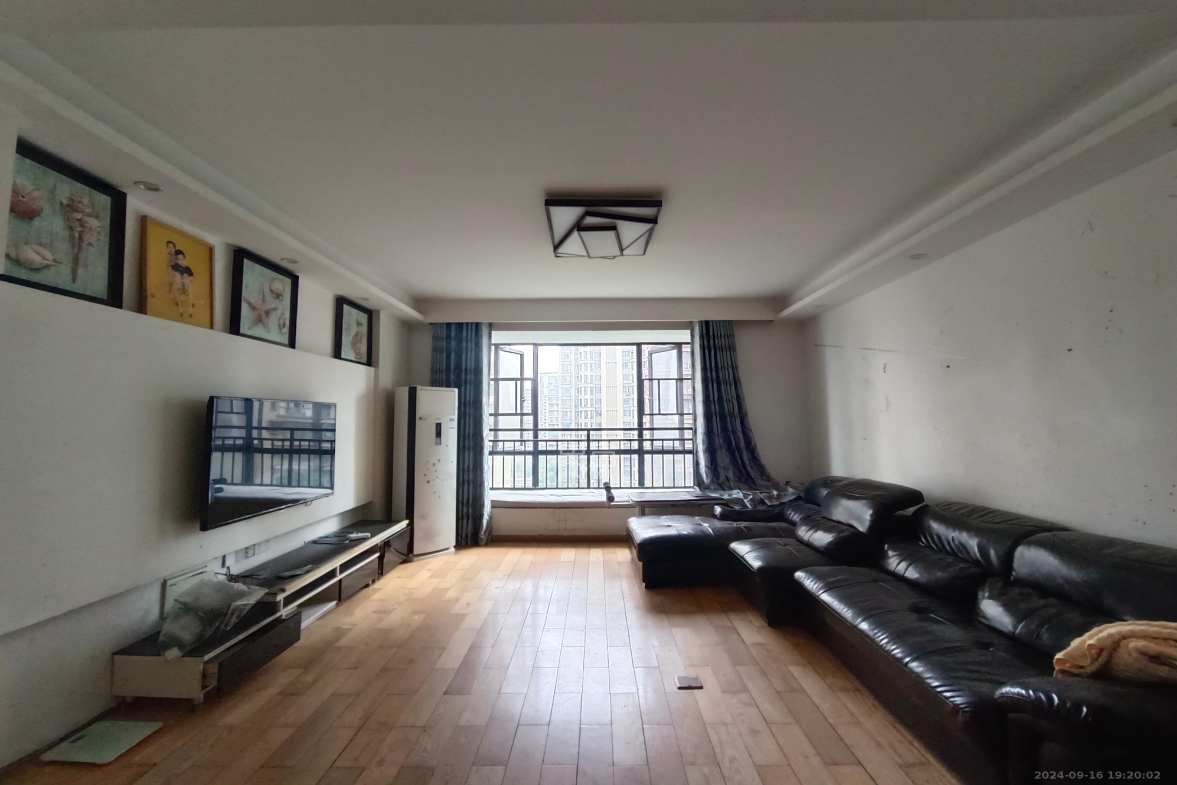 中建麓山和苑  4室2厅2卫   2500.00元/月室内图