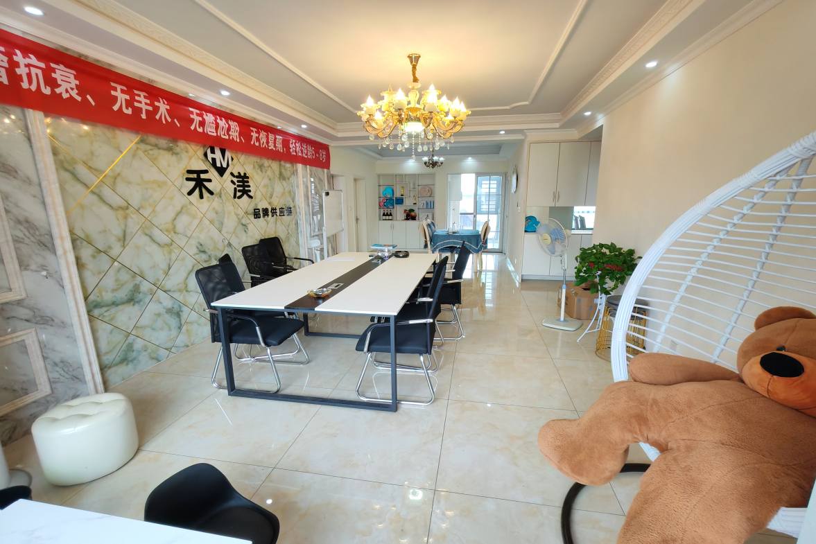雅士林欣城  3室2厅2卫   2200.00元/月室内图