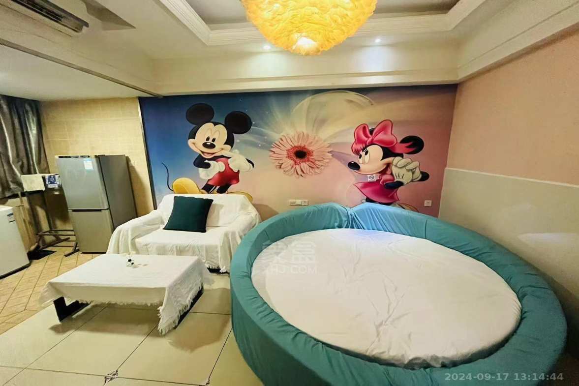 中央商业广场  1室1厅1卫   1300.00元/月室内图