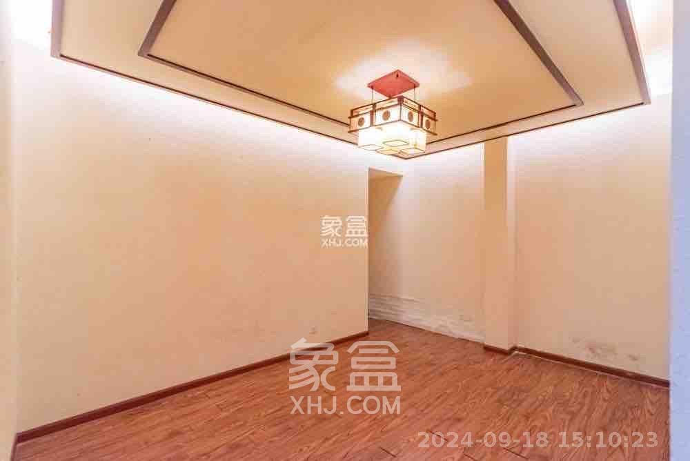 藏珑湖上国际花园高层   75.95㎡      8000.0元/月室内图