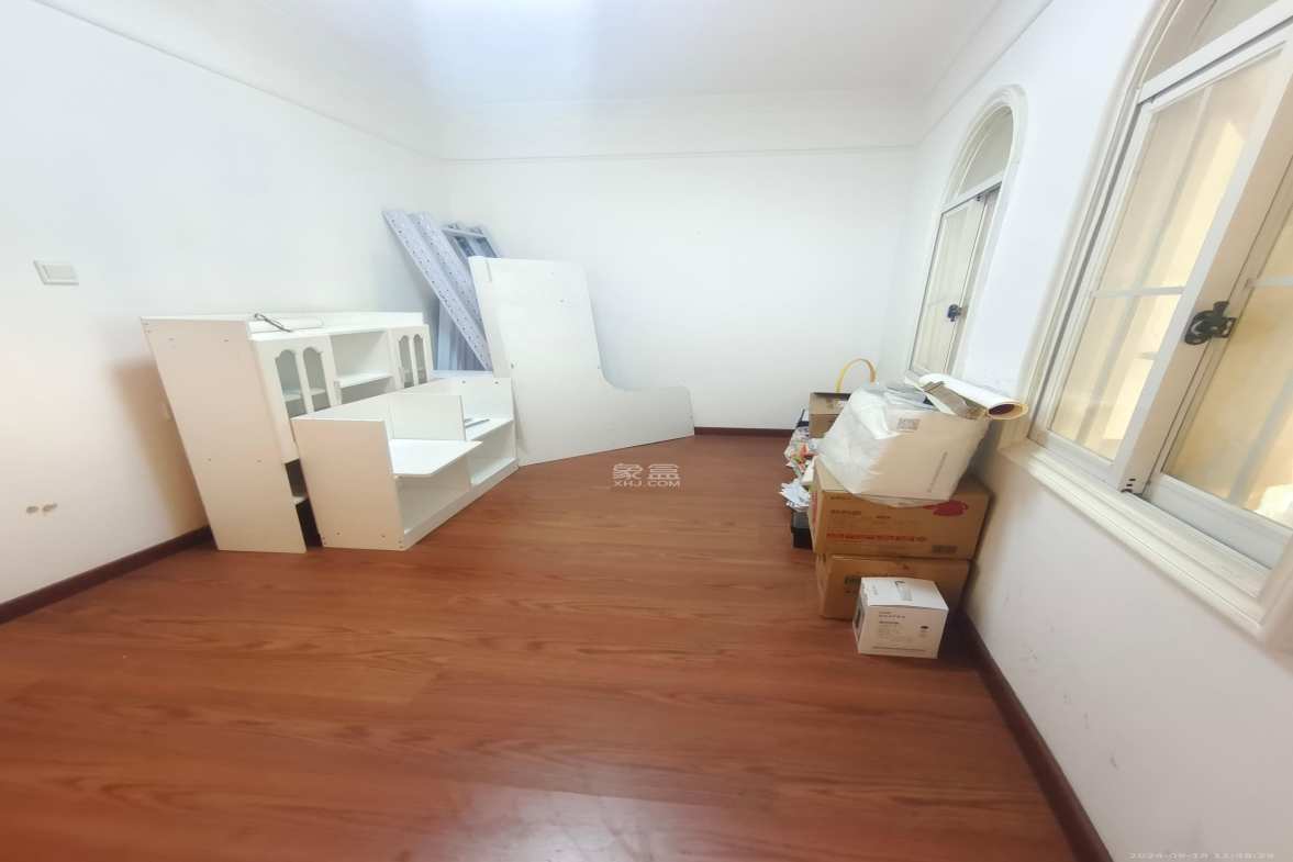 嘉华城（一期）  4室2厅2卫   3500.00元/月室内图