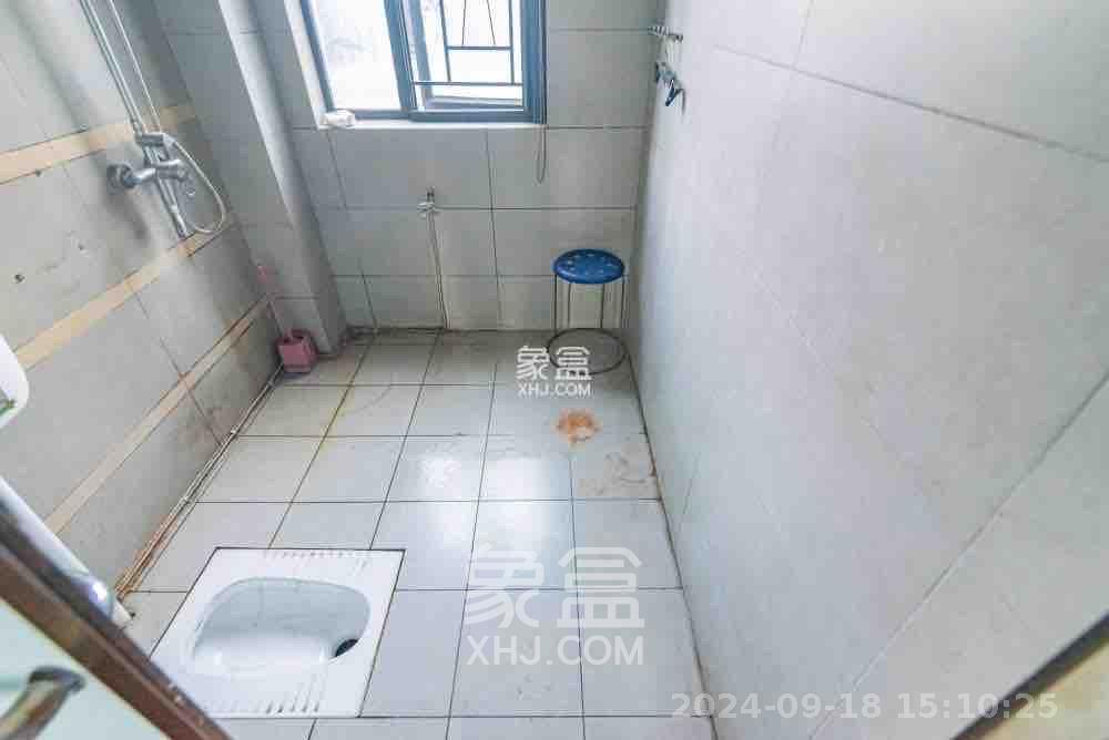 藏珑湖上国际花园高层   75.95㎡      8000.0元/月室内图