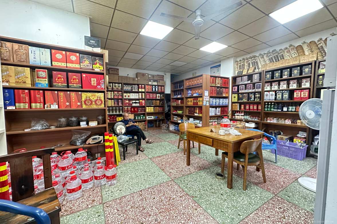 泉塘小区  1室0厅0卫    2500.0元/月 泉塘小区  1室0厅0卫    2500.0元/月室内图