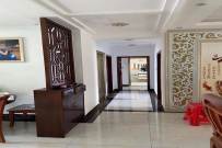 悦江山  3室2厅2卫    1800.0元/月