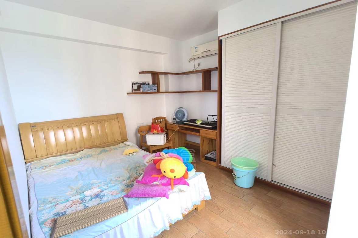 泰山公馆  3室2厅2卫   2100.00元/月室内图