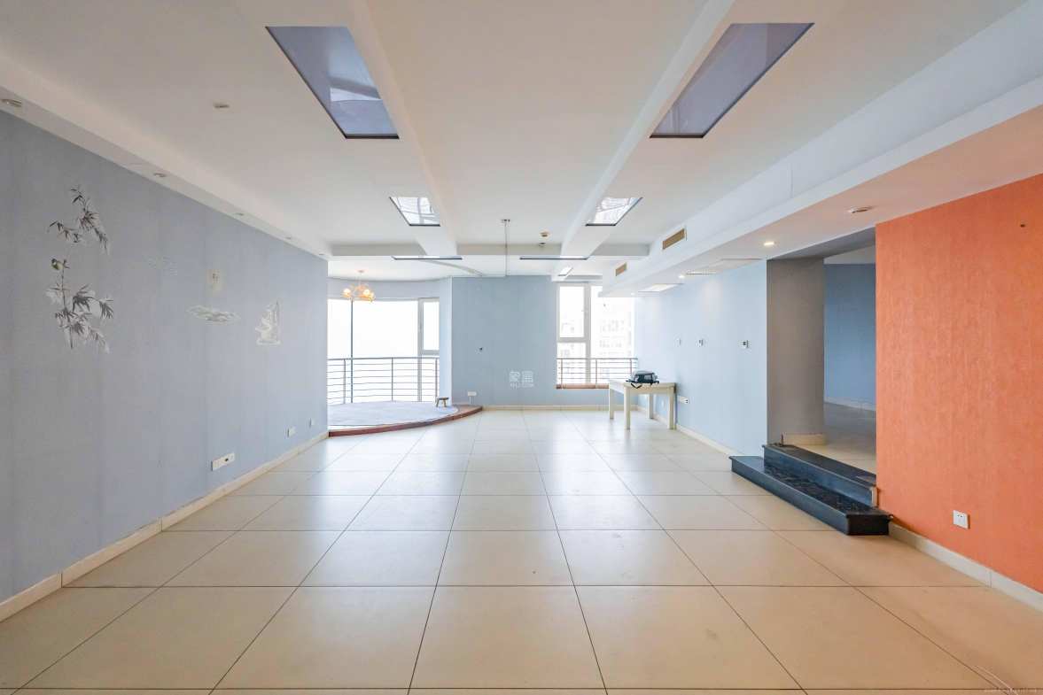 金色屋顶  4室2厅2卫   6500.00元/月室内图