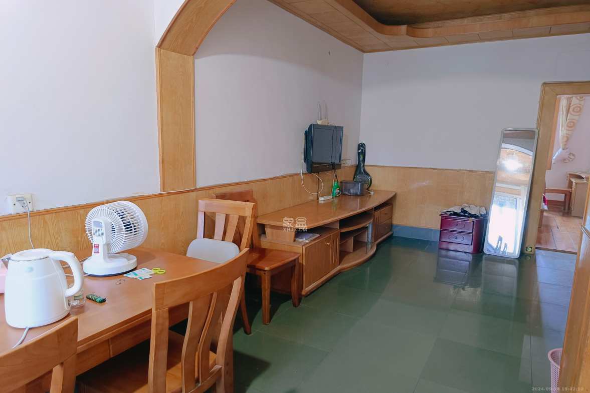 中建五局信和苑四区  2室2厅1卫   1400.00元/月室内图