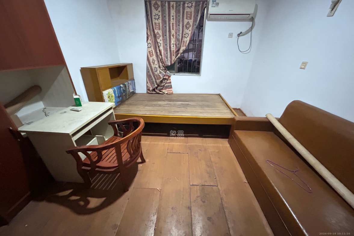 汽车西站商贸城（河西望城坡）  1室1厅1卫   600.00元/月室内图