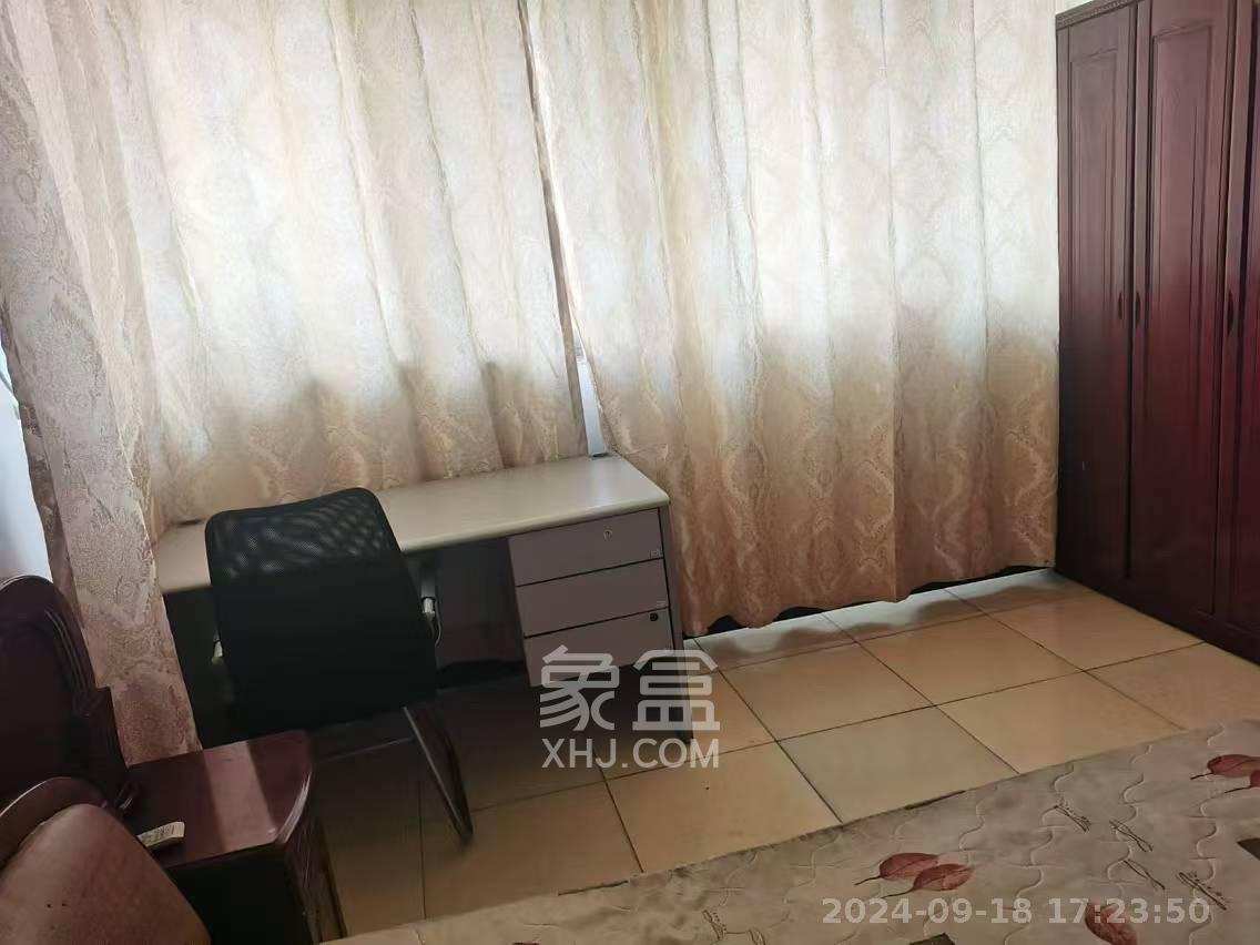 洞井商贸城  1室2厅1卫   900.00元/月室内图