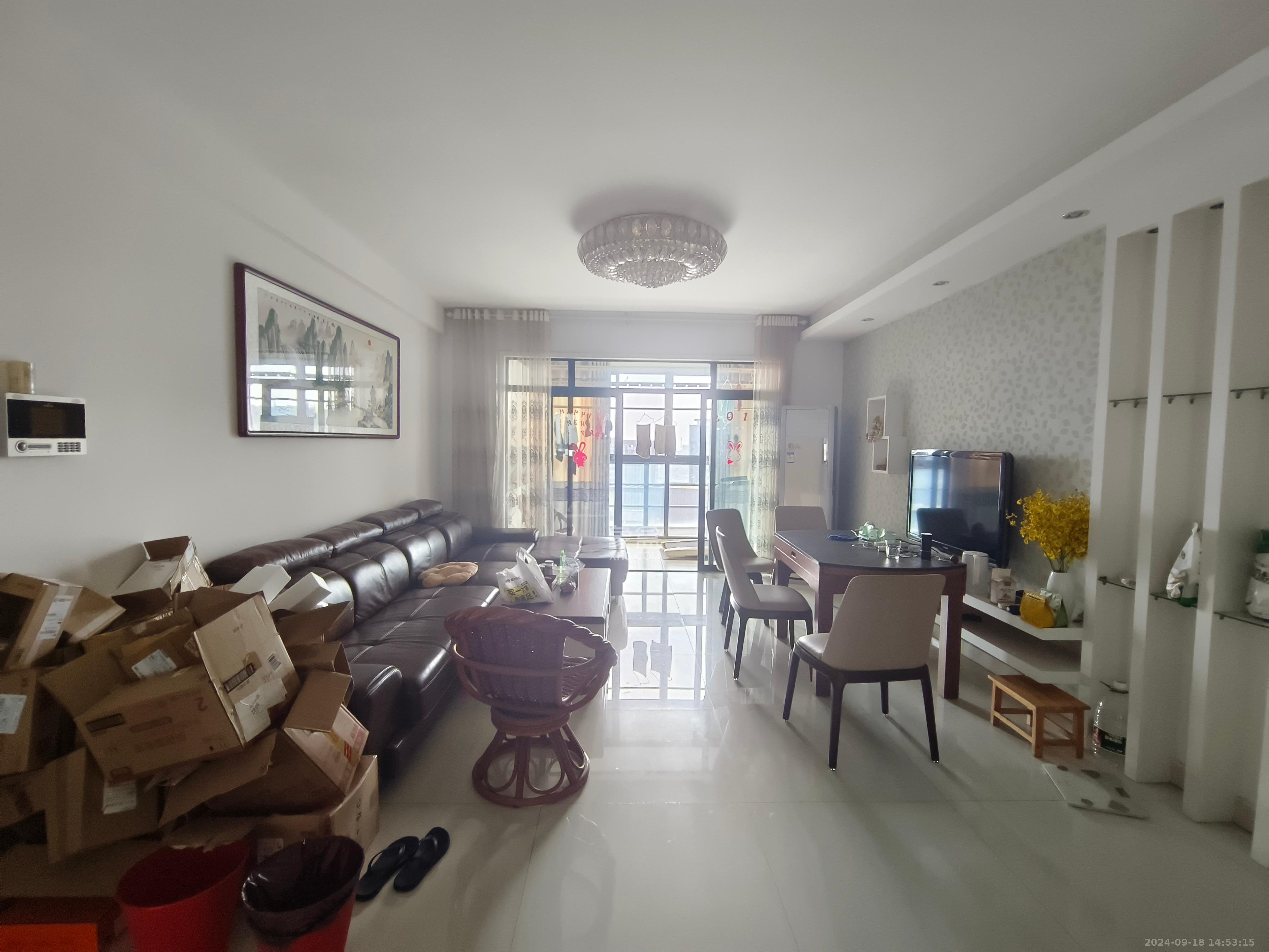 鑫远湘府华城  3室2厅2卫    3000.0元/月