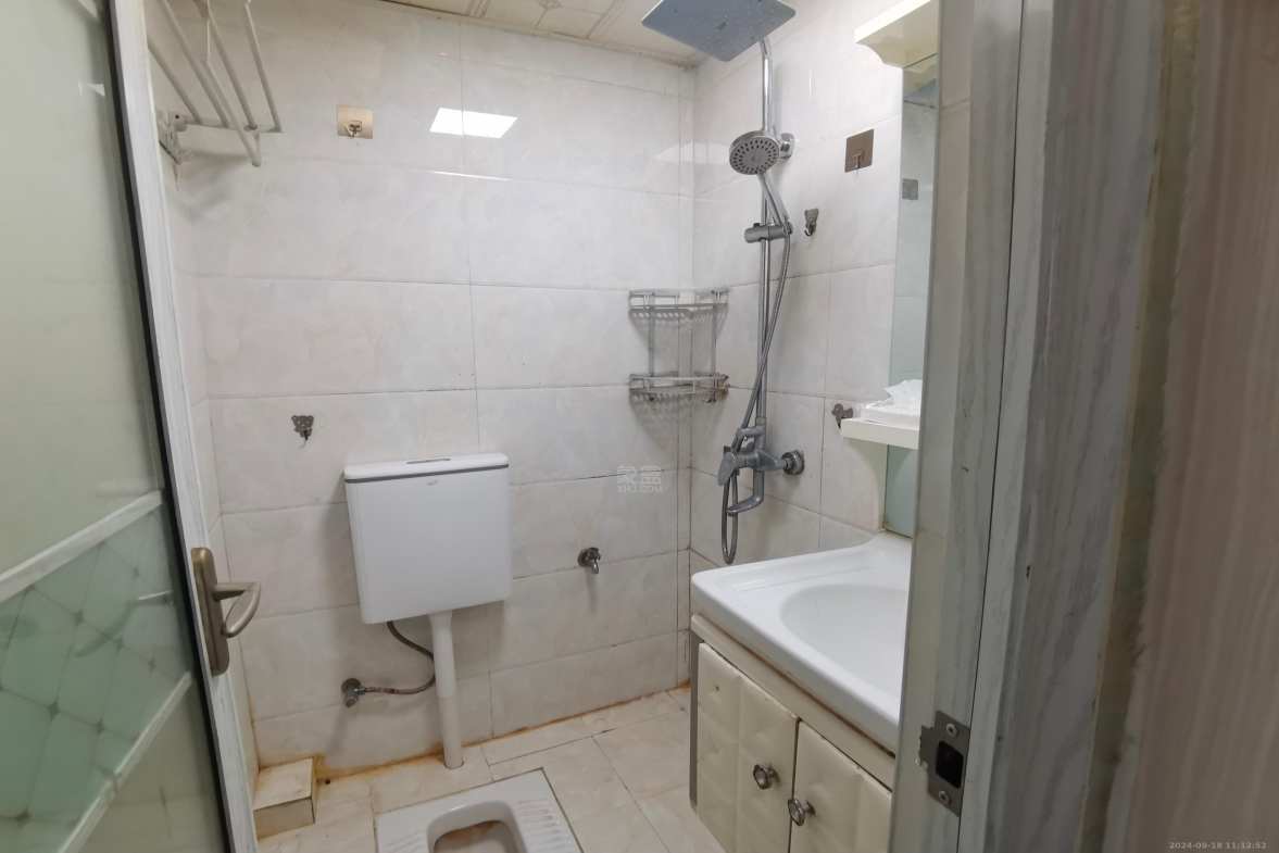 中建御山和苑  1室1厅1卫   1300.00元/月室内图
