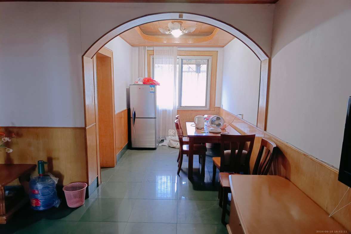 中建五局信和苑四区  2室2厅1卫   1400.00元/月室内图