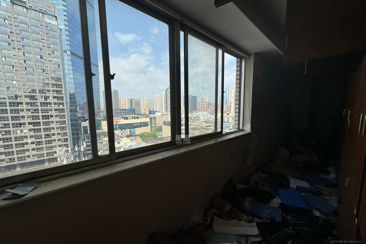 蓝色地标  1室1厅1卫   21300.00元/月室内图