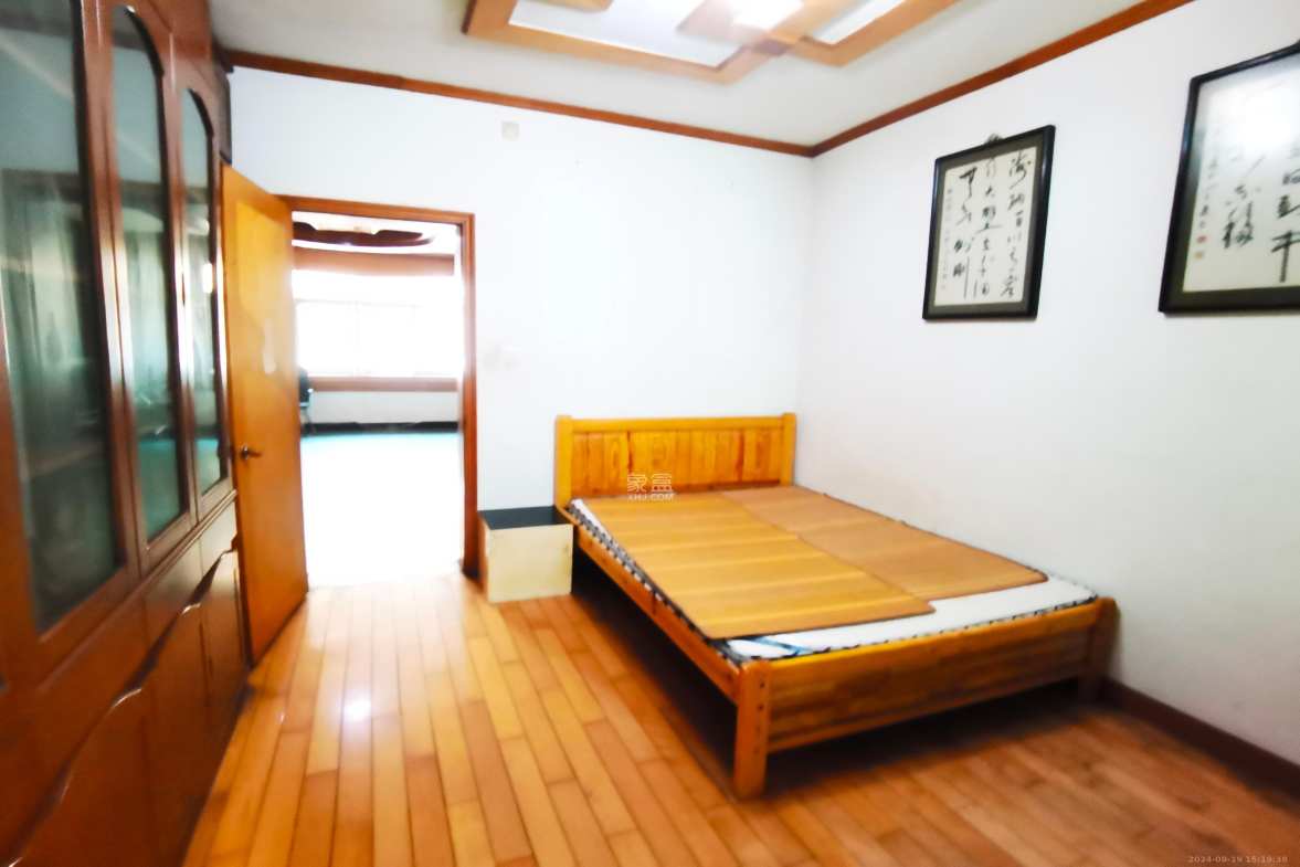 轻化公司宿舍向东南6号（产权南湖路46号）  3室2厅1卫   2400.00元/月室内图