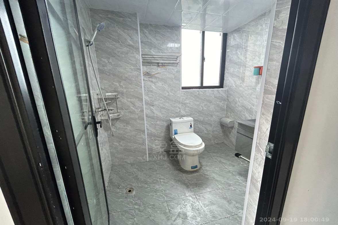 望云印象  3室2厅1卫   2100.00元/月室内图