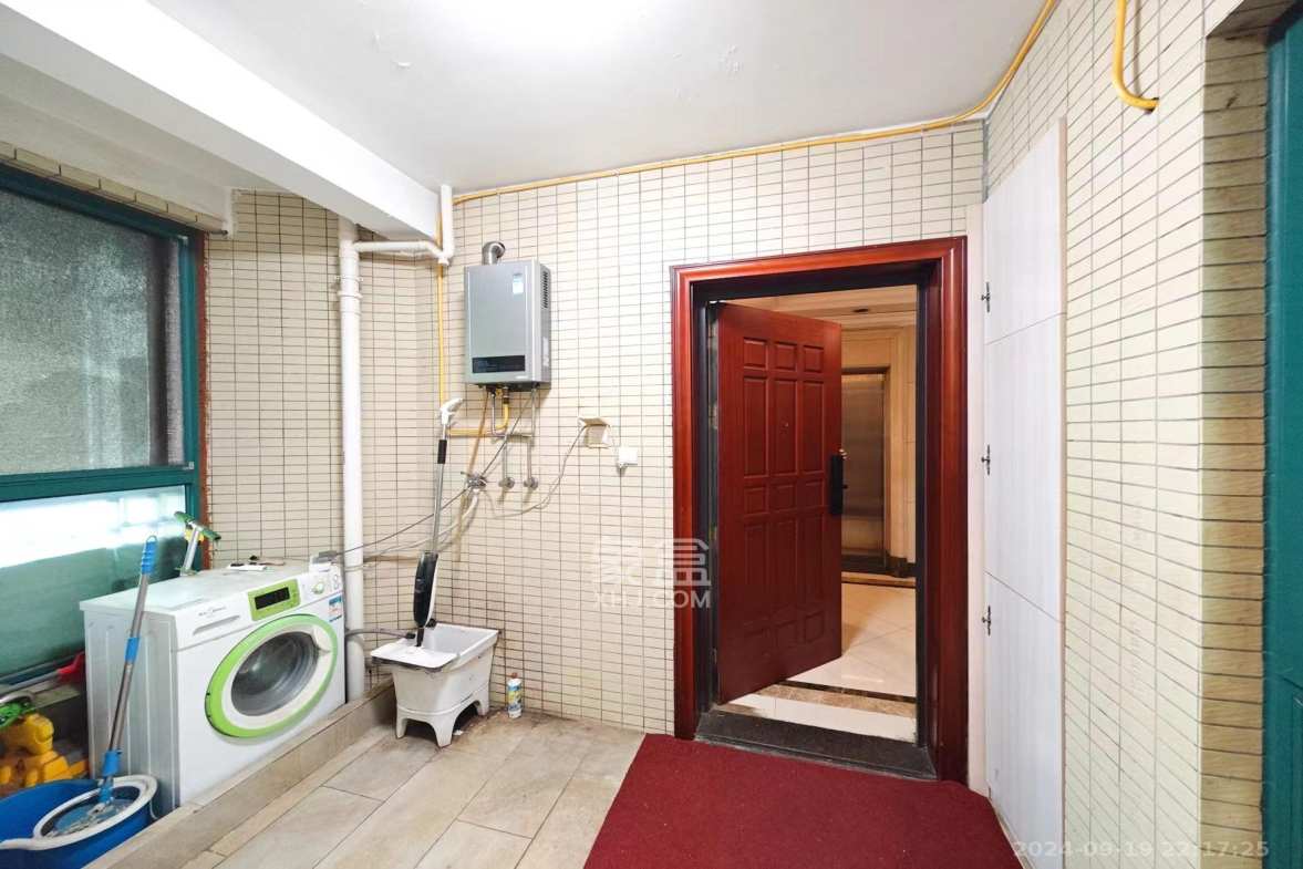 恒大城  2室2厅1卫   2100.00元/月室内图