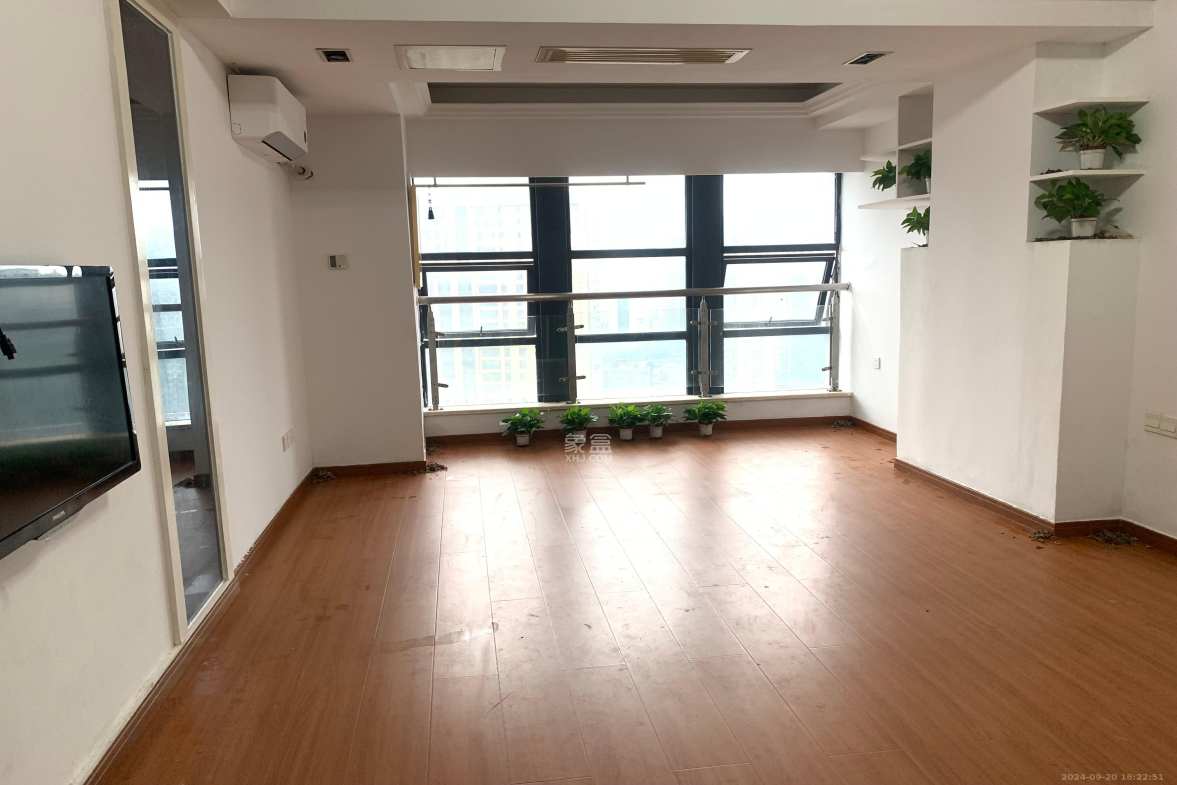 壹号公馆  1室1厅1卫   2700.00元/月室内图