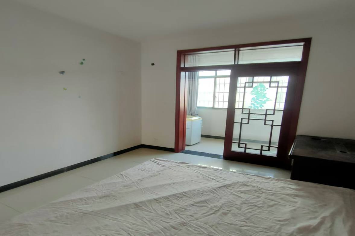 新星花园  2室2厅1卫    35.0万客厅