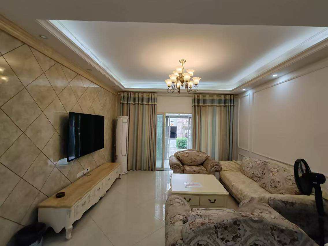 精锐华府（精锐华庭）  3室2厅2卫    78.0万室内图